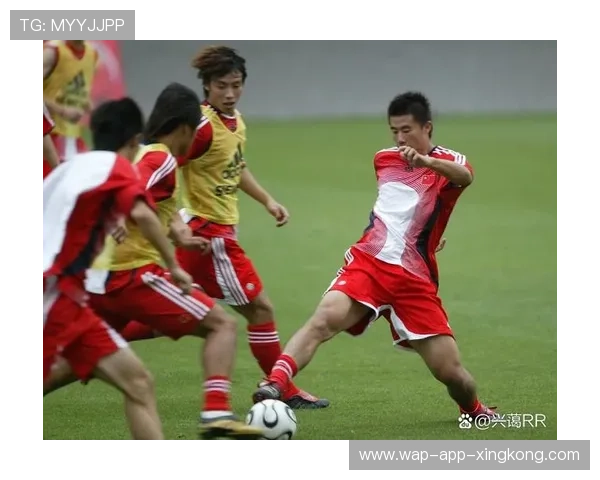 足球凌空爆射：比赛场上的绝杀瞬间与瞬间点燃的激情